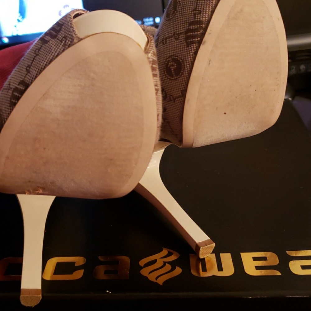 Like New ROCA {} WEAR open toe bootie size 8.5 - Picture 4 of 7